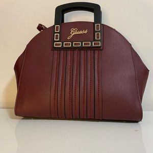 2/40$ Non authentic guess bag
